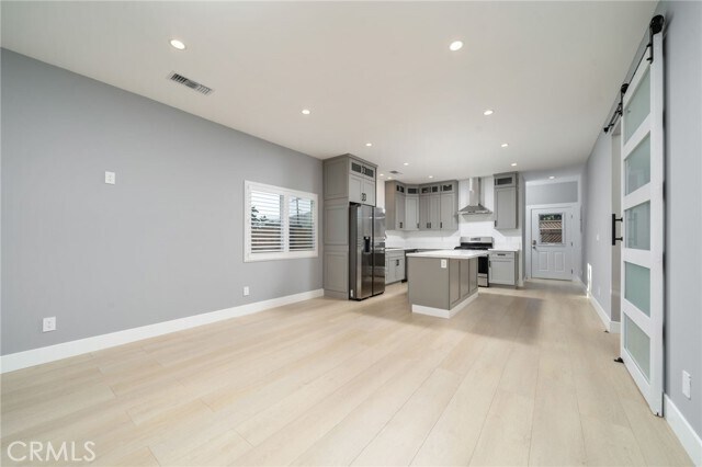 Foto del edificio - 1355 Lawford St E