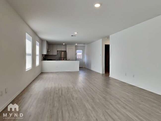 Building Photo - 9807 Butte Crk