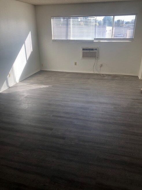 Foto del edificio - 8724 Etiwanda Ave