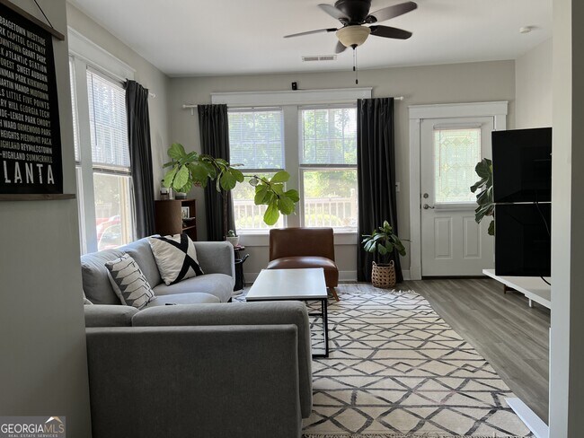 Foto del edificio - 1442 Woodbine Ave SE
