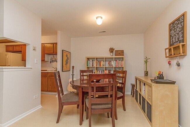 Oversized dining area - 1426 Stonebridge Circle