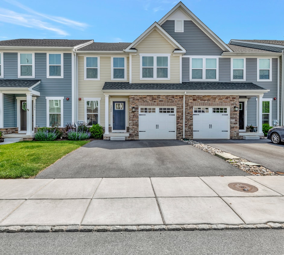 Luxury Townhome in Square House Rental in Square, PA