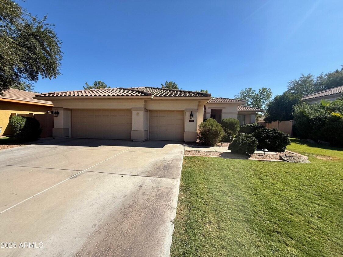 Foto principal - 1741 W Bartlett Way