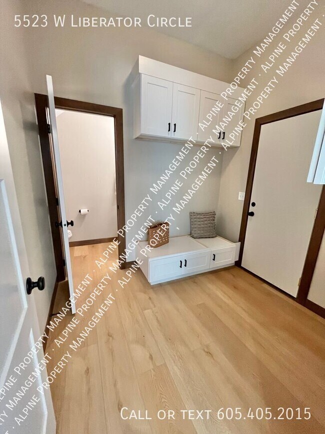 Foto del edificio - 5523 W Liberator Cir