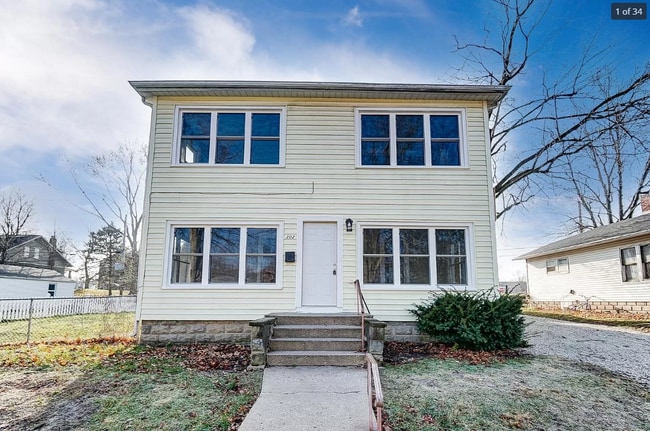 Building Photo - 302 6th St