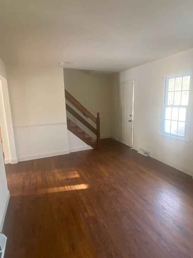 Building Photo - 3 br, 1.5 bath House - 1640 CHADWICK CIRCLE