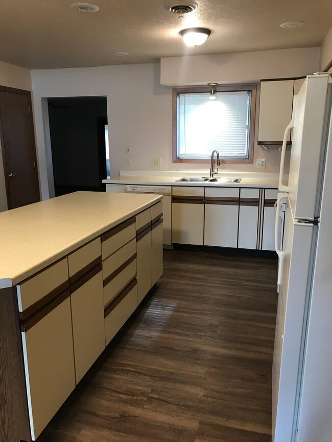 Building Photo - Brownell Apartments