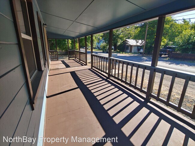 Foto del edificio - 2 br, 1 bath House - 9728 Middle Creek Rd,