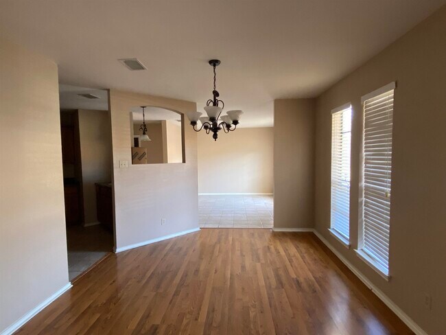 Building Photo - 601 St James Dr