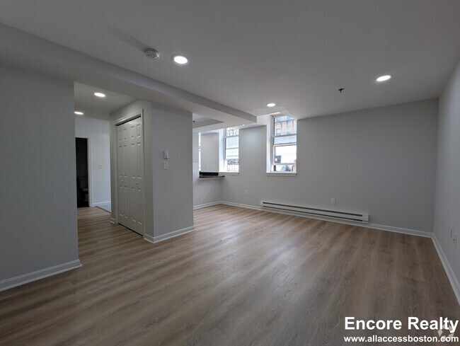 Building Photo - 32 Queensberry St
