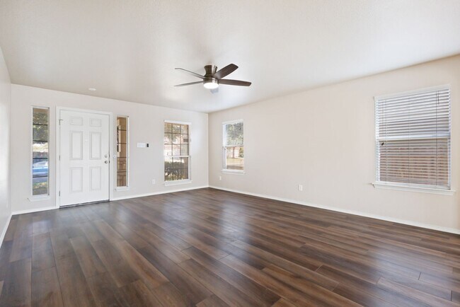 Foto del edificio - Well-Maintained 3-Bedroom Home – Ideal for Students & Professionals!