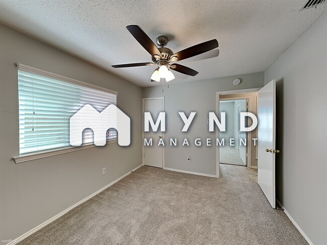 Building Photo - 3 br, 1.5 bath House - 1521 Madera Dr