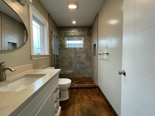 Building Photo - Millbrae - Beautifully Updated Home