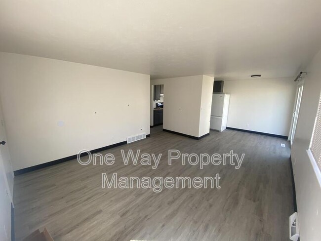 Foto del edificio - 1108 E 15th St