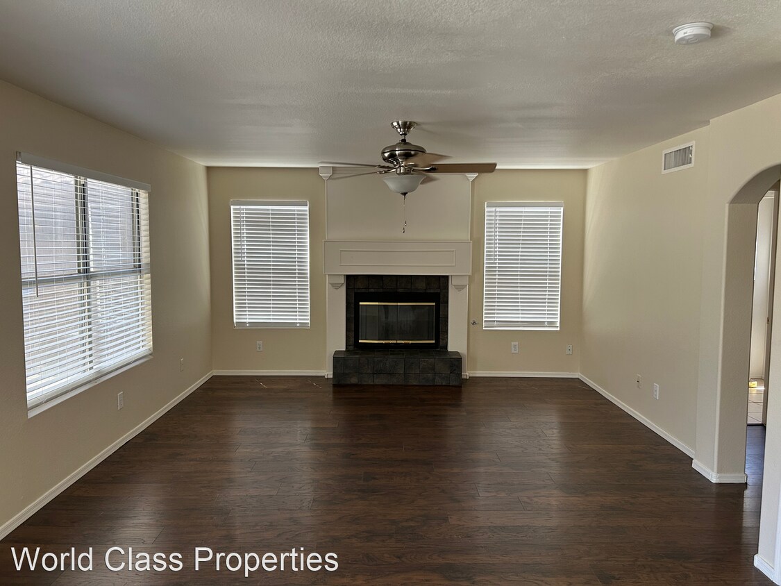 Foto del edificio - 4 br, 2.5 bath House - 3237 E Brookwood Ct
