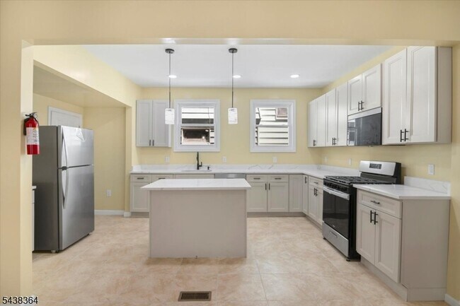 Foto del edificio - 118 Lehigh Ave