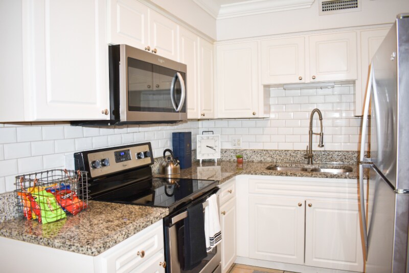 Primary Photo - 3215 W Swann Ave