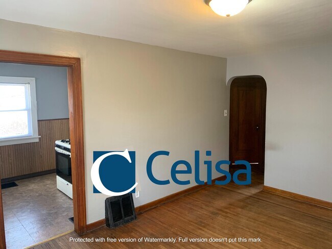 Foto del edificio - 2021 Redwood Ave