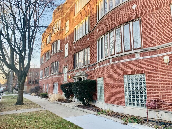 Building Photo - 68th