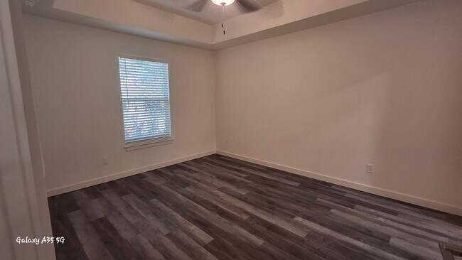 Building Photo - ***PRICE REDUCTION*** Now Leasing – 3 Bedroom / 2 Bathroom Luxury Apartments