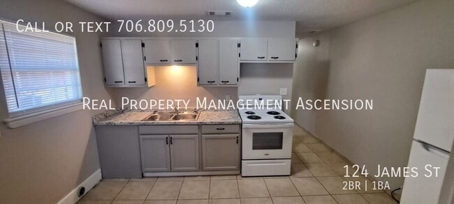 Building Photo - 124 James St