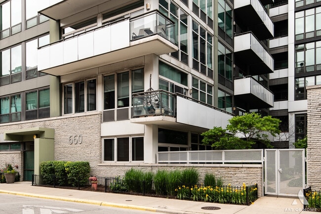 Building Photo - 660 W Wayman St