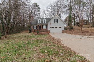 Building Photo - 850 Athenian Dr