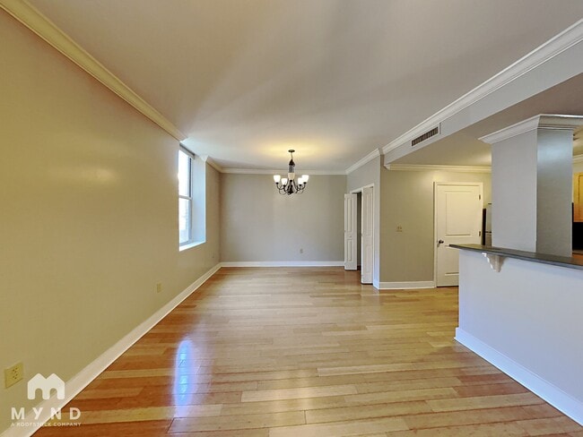 Building Photo - 985 Ponce De Leon Ave NE