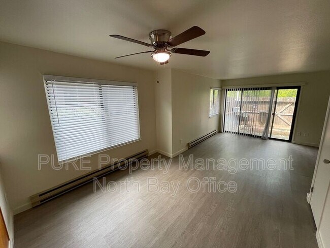 Building Photo - 1410 Parkway Dr