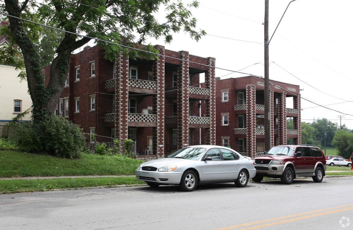 Primary Photo - Lexington Avenue Apartments