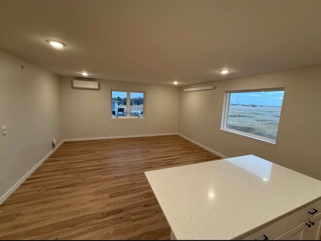 Foto del edificio - 102 8th Ave SW