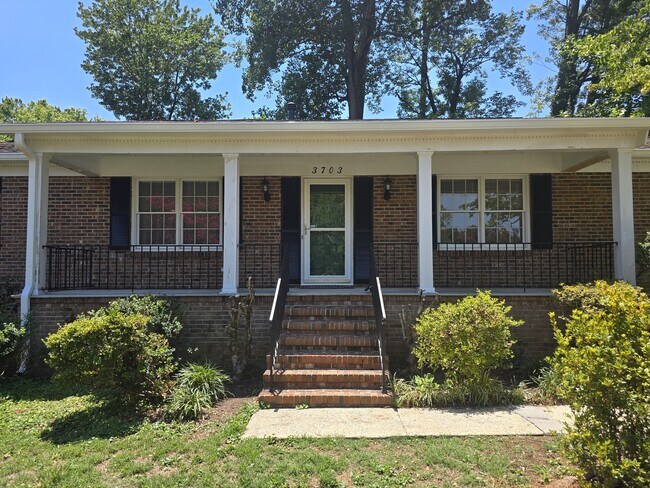 Foto del edificio - 3703 Hickory Hill Dr