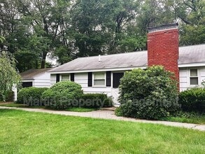 Building Photo - 15 Walsh Rd
