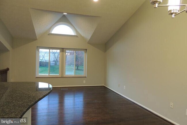 Building Photo - 22197 Stablehouse Dr
