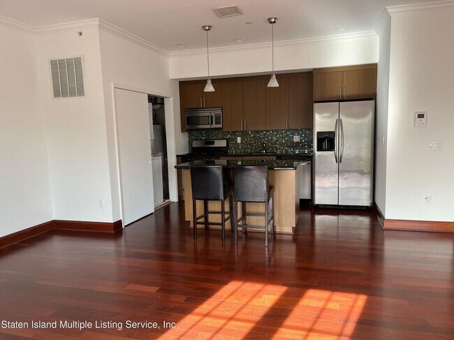 Foto del edificio - 3871 Amboy Rd