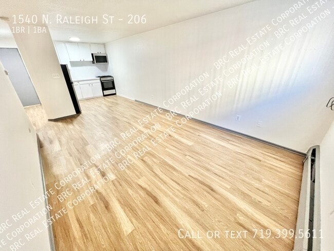 Foto del edificio - 1540 N Raleigh St