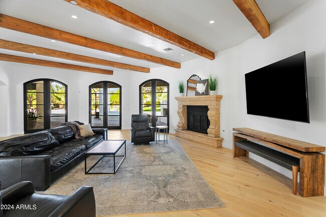 Building Photo - 6732 E San Juan Ave