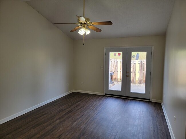 Building Photo - 1406 Anna Way