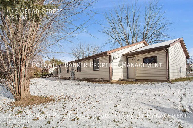 Building Photo - 472 Cedar St
