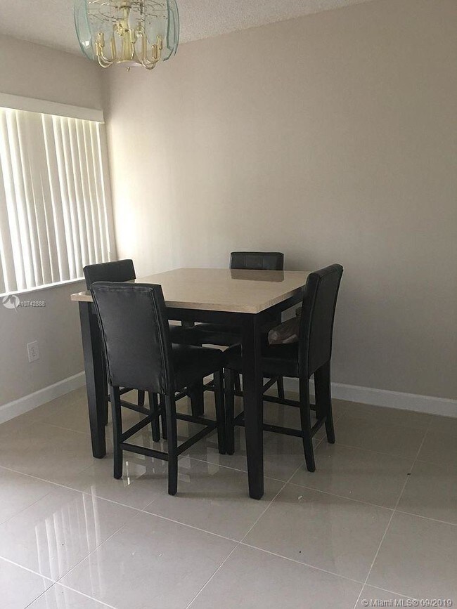 Foto del edificio - 2207 SE 27th Dr