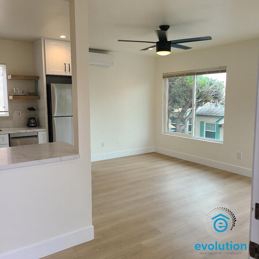 Foto principal - 734-740.5-7405 Jamaica Ct