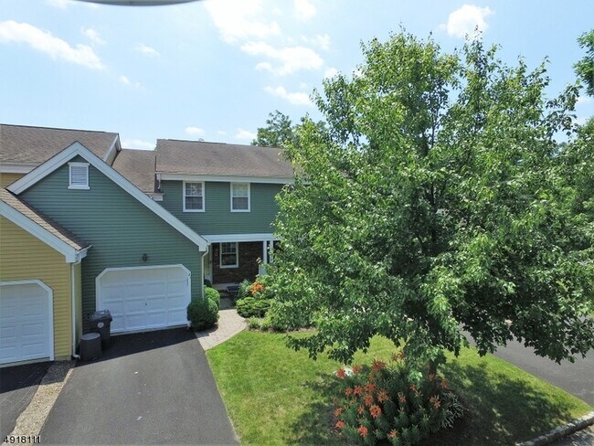 Building Photo - 21 Pilgrim Ct