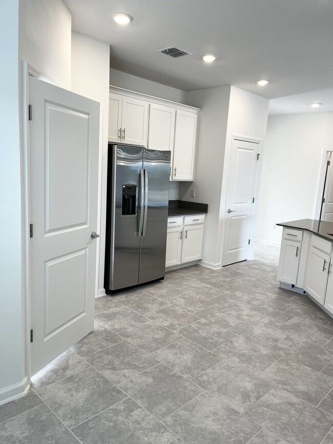 Building Photo - 8979 Chipping Square Ln