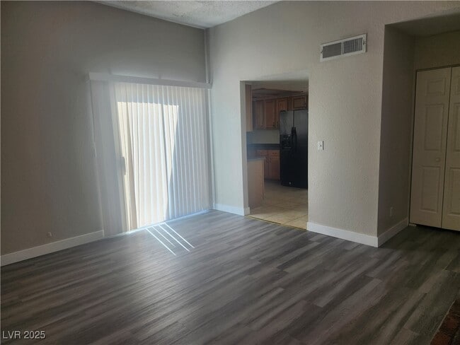Building Photo - 3850 Steinbeck Dr
