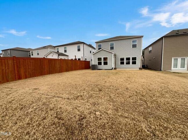 Foto del edificio - 1012 Depot Dr