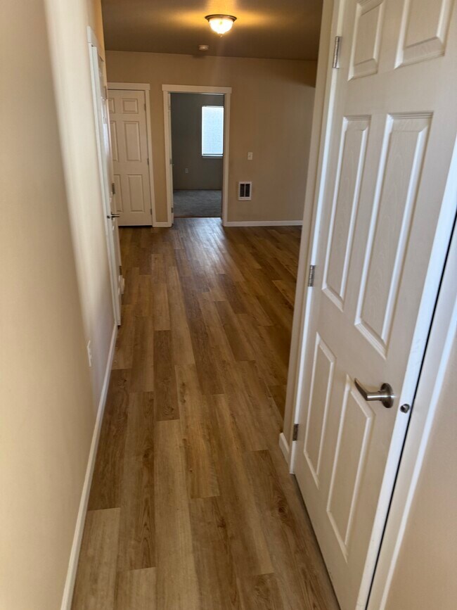 Foto del edificio - 5209 E Upriver Dr