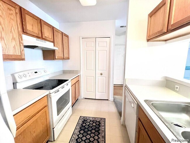 Foto del edificio - 2664 S Knightsbridge Cir