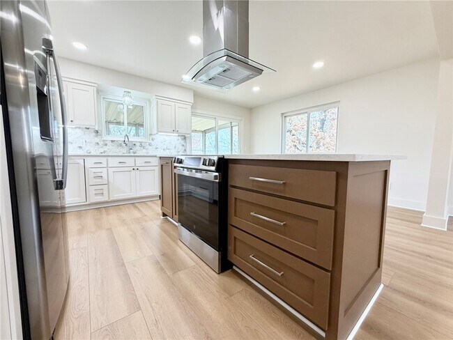 Foto del edificio - 14911 Dutchmans Dr