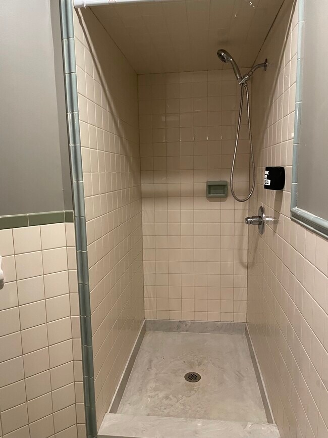 Shower 1 - 413 Broadway St