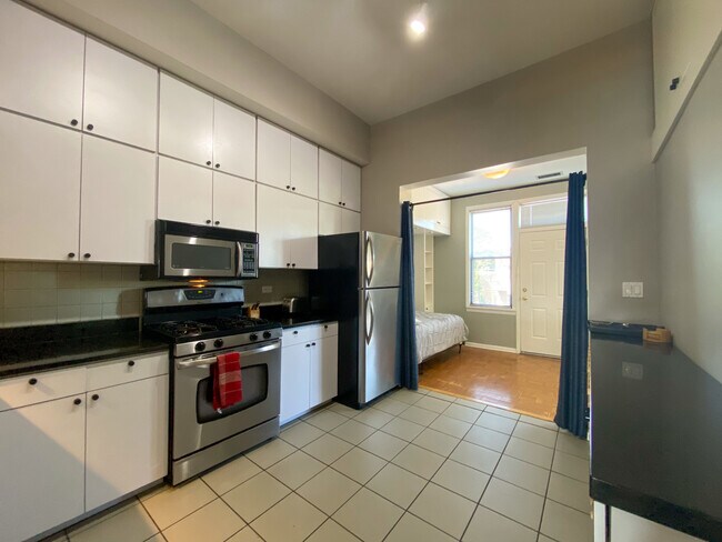 Foto del edificio - 2112 N Halsted St